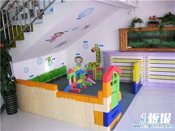 幼儿园楼梯间建构区角创设图片