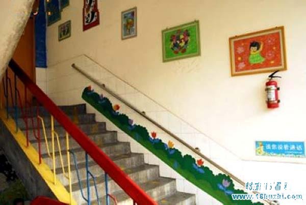 幼儿园楼梯墙面装饰画